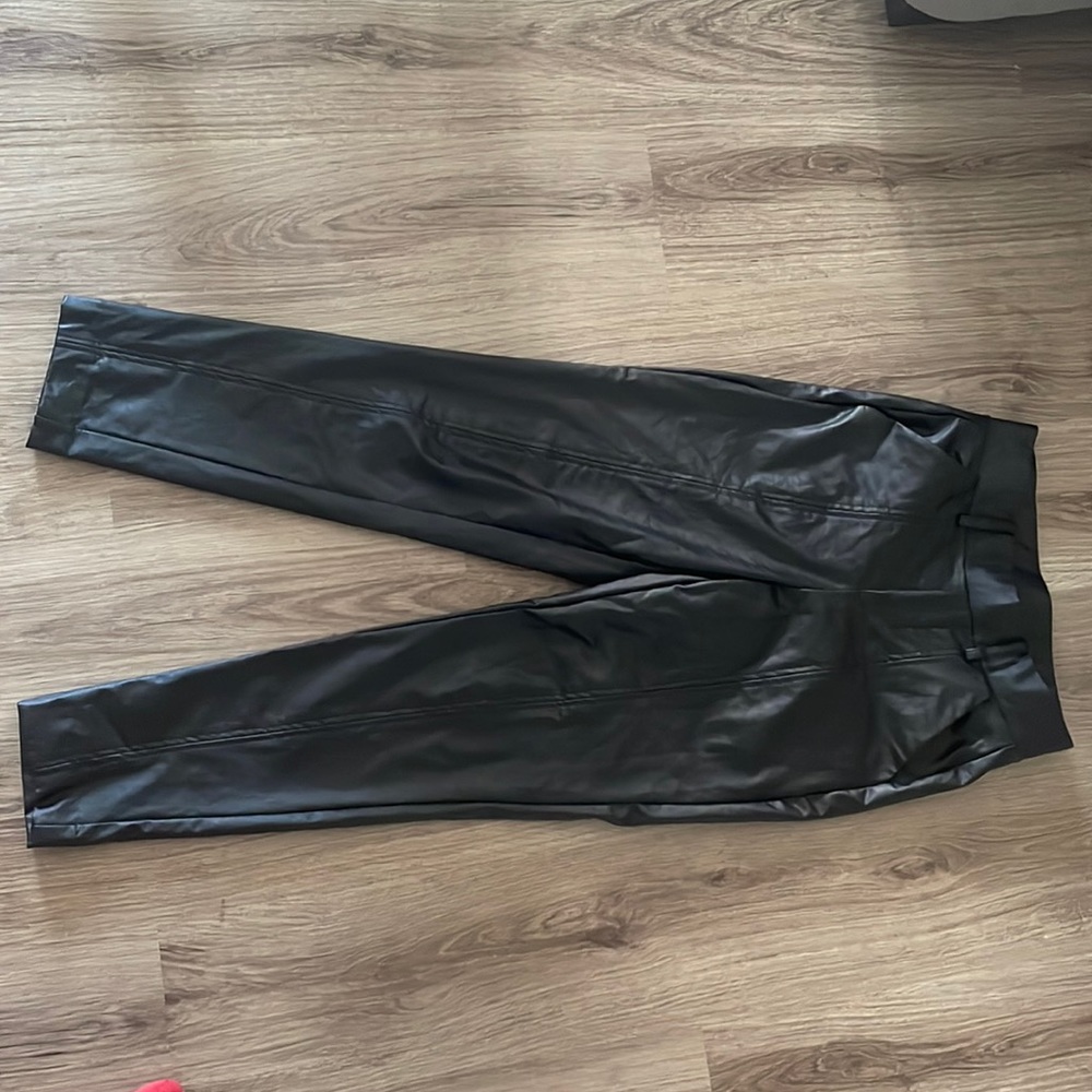 Leather pants Suzy Shier